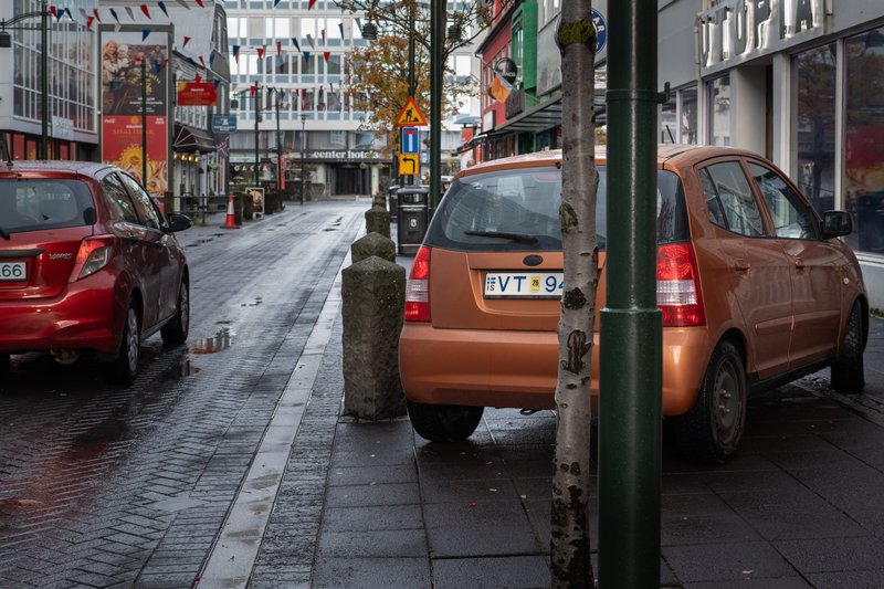 Ólöglega lagt