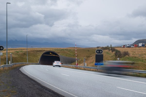 Gekk í skrokk á barnsmóður sinni og ók ítrekað fullur