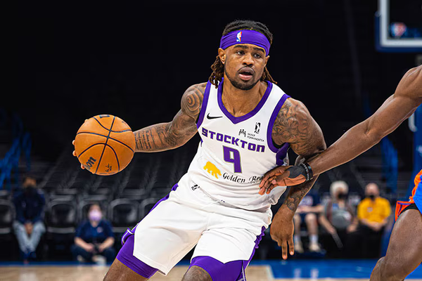 Lék með Sacramento Kings en semur nú við Álftanes