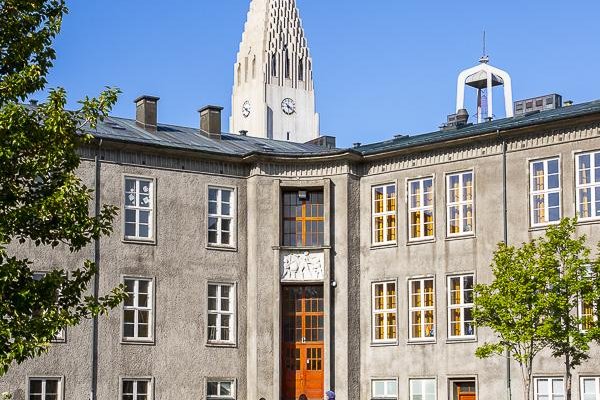 Reykjavíkurborg útvistar skólaþrifum og segir upp starfsfólki