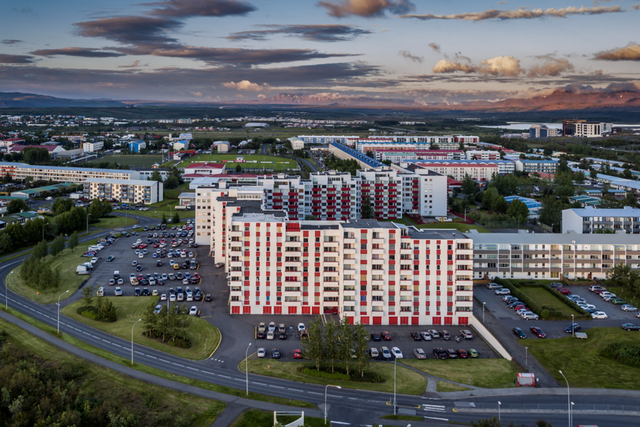 Fjórir erlendir einstaklingar handteknir