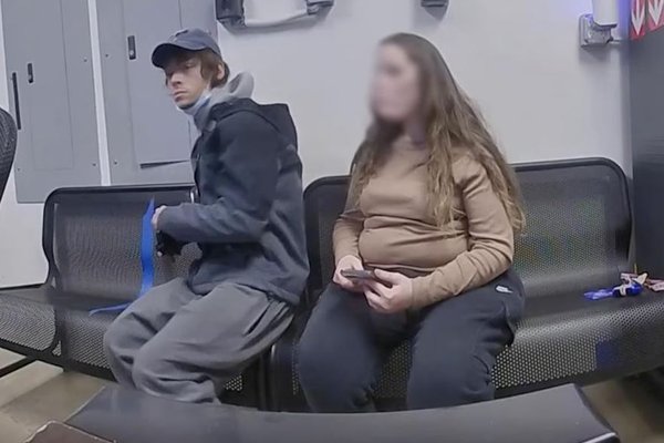 Búðarþjófur beindi byssu að lögregluþjóni