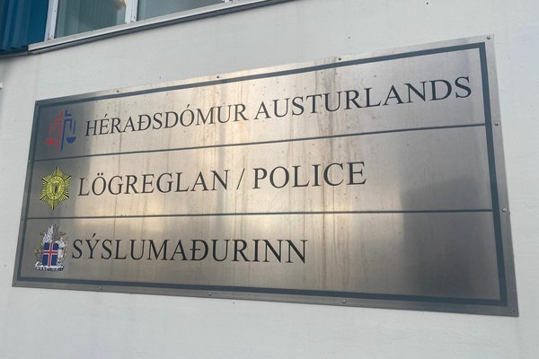 Tveir fingralangir hlutu dóm fyrir að stela dýrum verkfærum