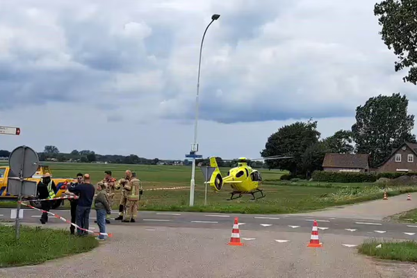 Tvö börn látin eftir bíll ók á skólahóp