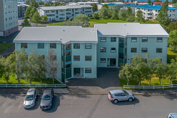 Fyrrum framkvæmdastjóri selur íbúð í Grafarvogi