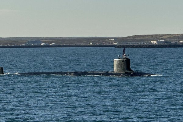 Bandaríski kafbáturinn USS Indiana úti fyrir ströndum Íslands í október. – Mynd: Landhelgisgæslan