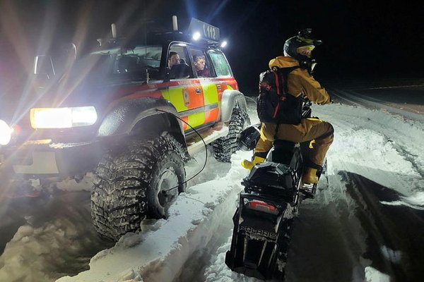 Björgunarsveitir sendar upp á Langjökul
