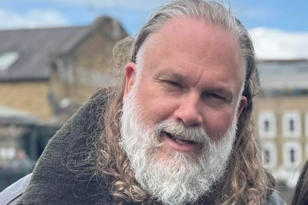 Stjörnulífvörður látinn í umferðarslysi