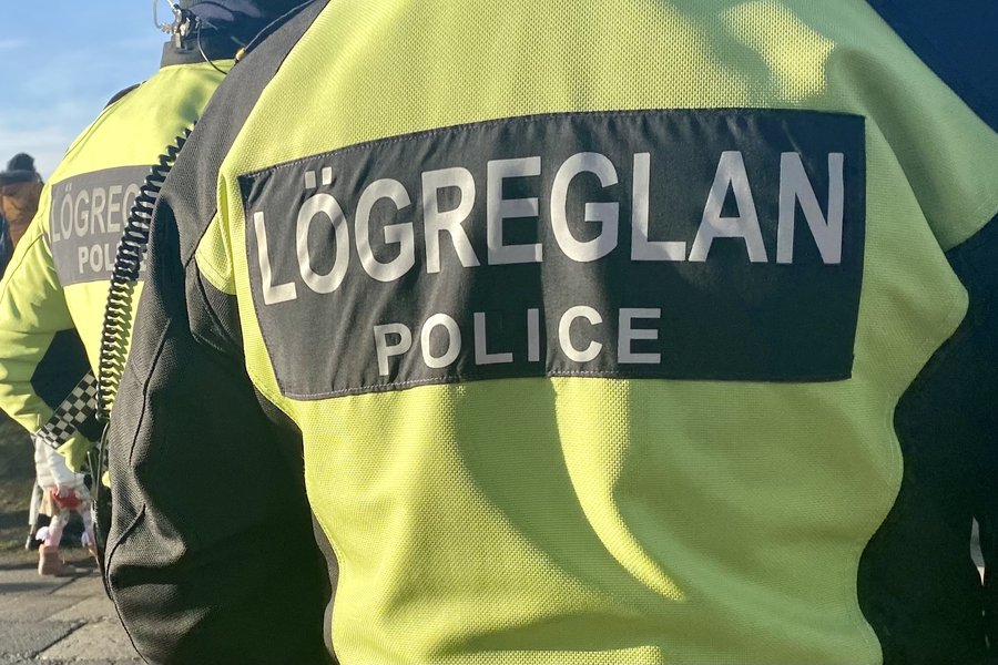 Þrennt handtekið vegna ýmissa brota
