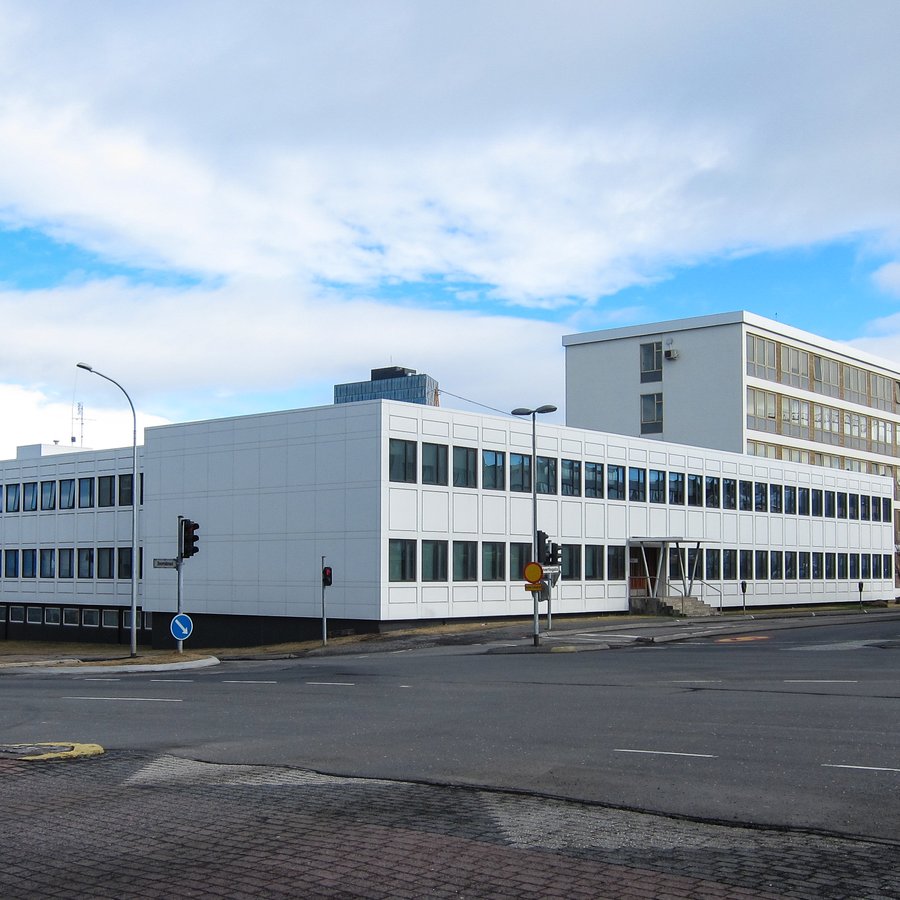 Tíu hafa réttarstöðu sakborninga vegna brunans á Stuðlum