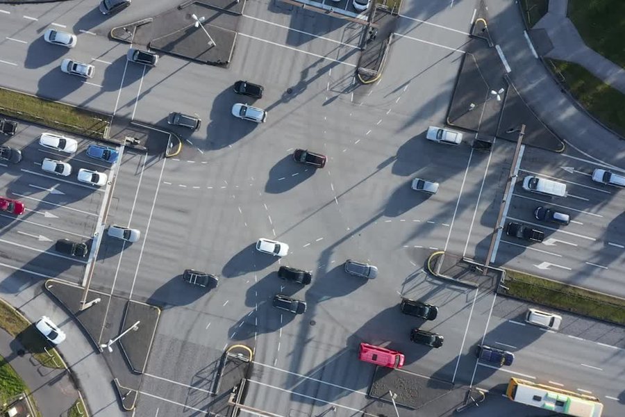 Stingur upp á að fylla Miklubraut af snjó