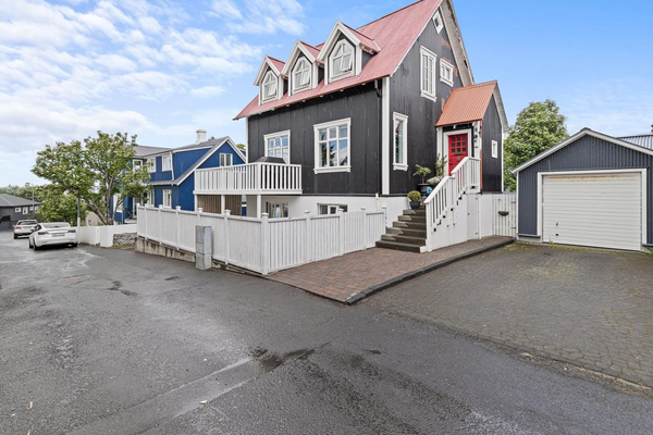 Eitt mest sjarmerandi hús Hafnarfjarðar sett á sölu