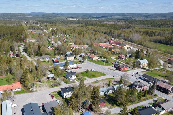 Tveggja ára strákurinn fannst á lífi eftir 14 klukkustunda leit