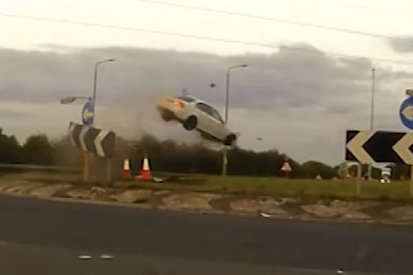 Heimskulegur flótti ökumanns endaði illa