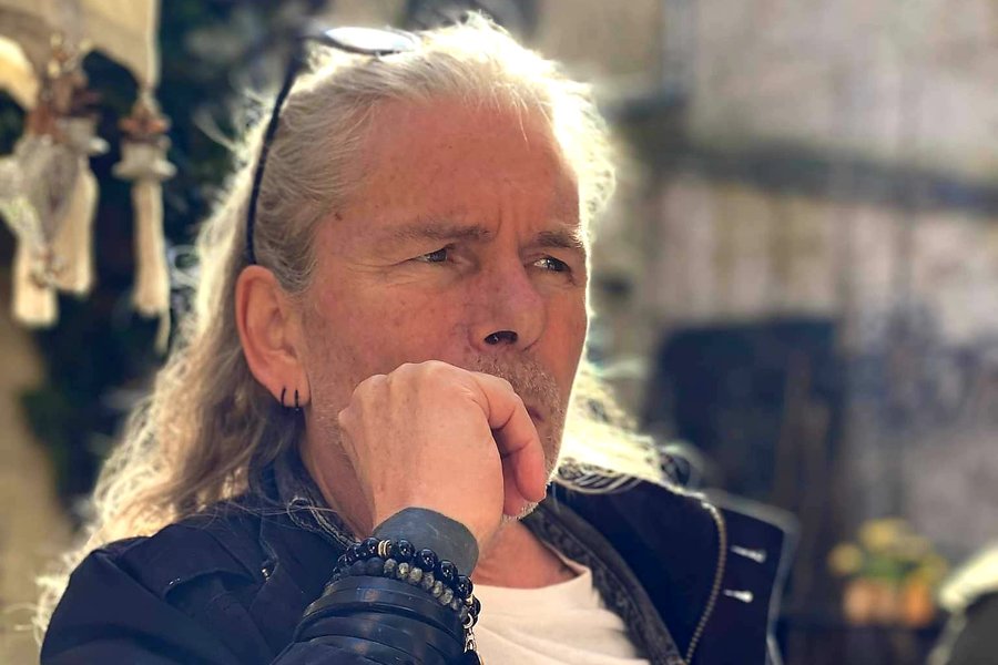 „Fyrirgefðu, ég var misnotaður þar af iðnaðarmanni sem var að laga húsið“