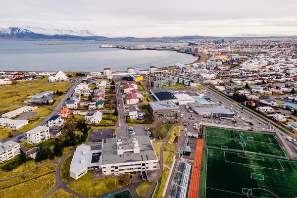 Kona dæmd fyrir að ráðast á fyrrverandi sambýlismann