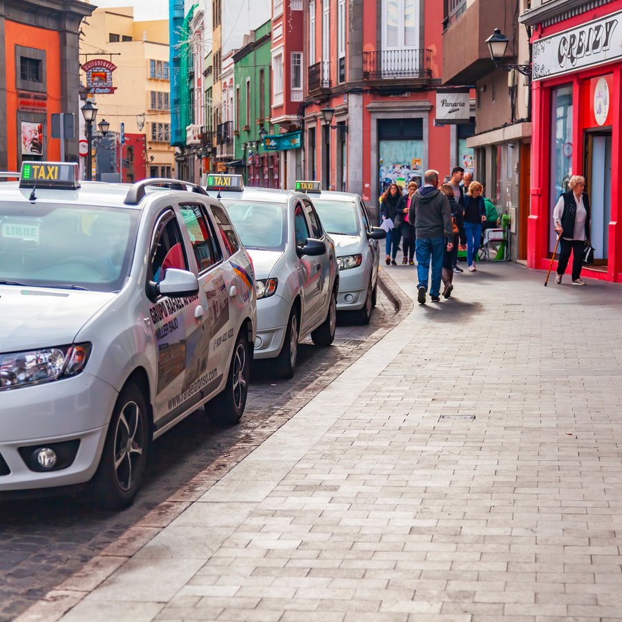 Ellefu leigubílstjórar grunaðir um að svíkja ferðamenn á Kanarí
