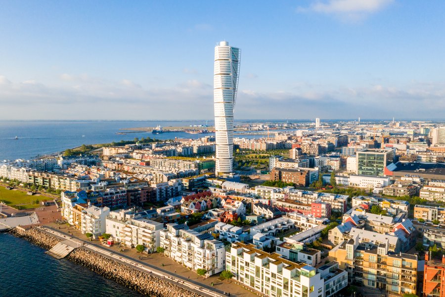 Handsprengja fannst í plastpoka í Malmö