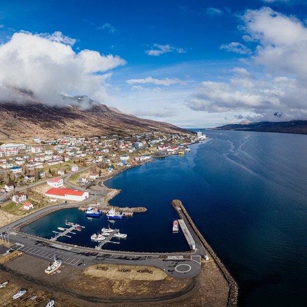 Loðnuvinnslan kaupir Ebba-útgerðina á Akranesi