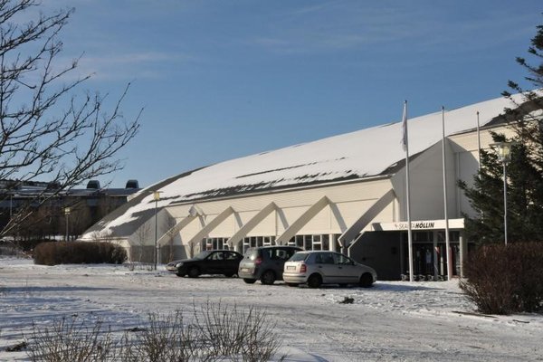 Hætt við áform um unglingaskóla aftan við Skautahöllina í Laugardal