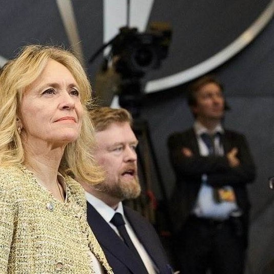Þorgerður Katrín fordæmir árásina á blaðamennina og íhugar refsiaðgerðir