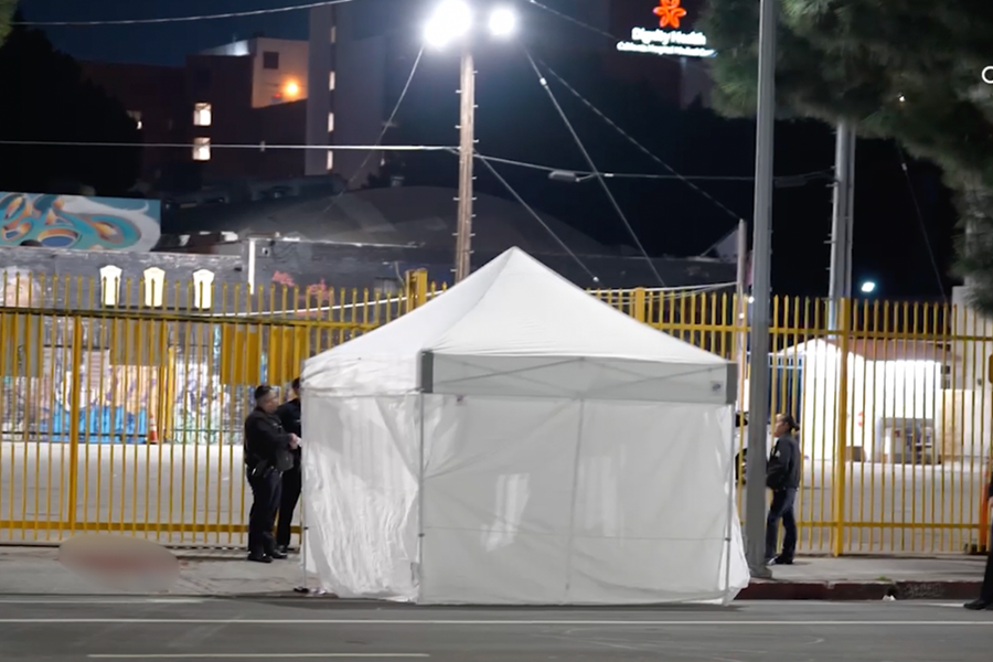 Karlmaður skar eigin kynfæri af og lést