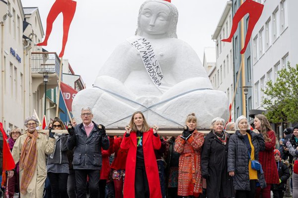 Minnismerki um kvennabaráttu rís í Hljómskálagarðinum