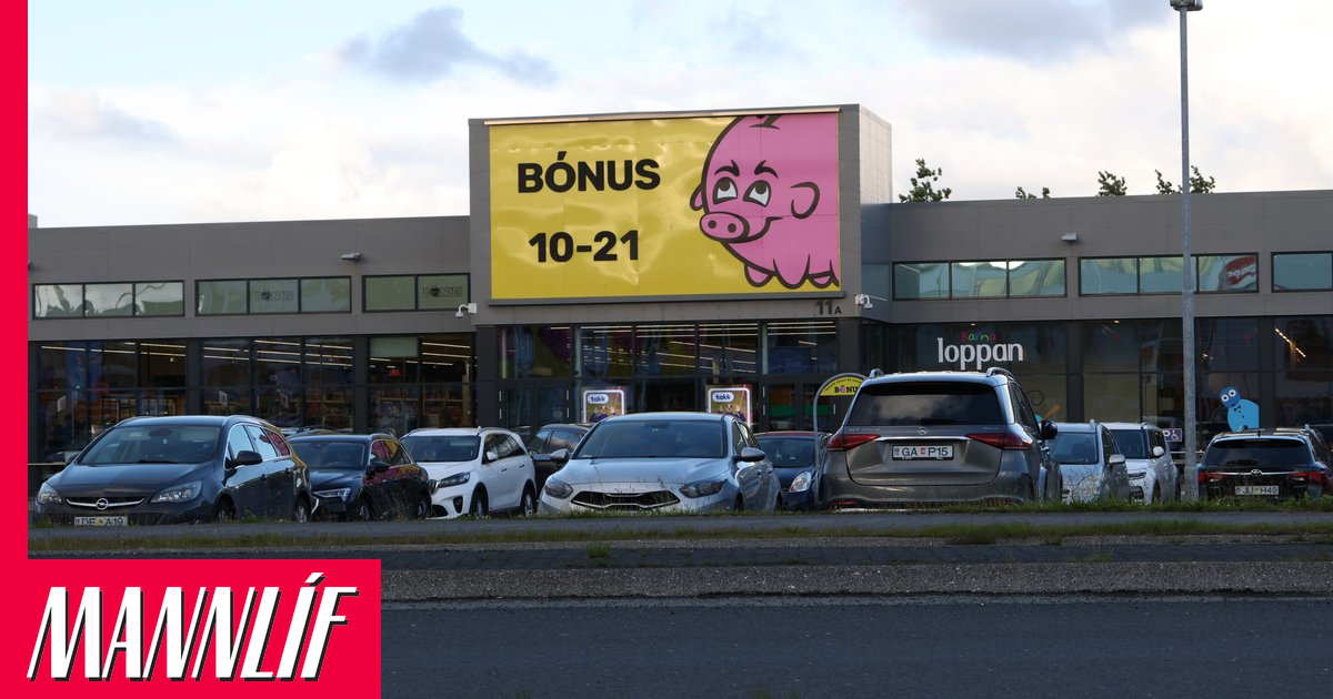 Innkalla hnetublöndu eftir að trébútur fannst