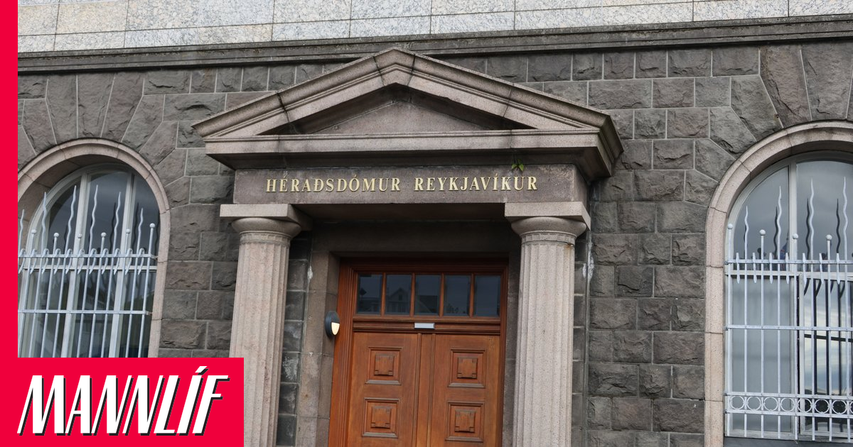 Tók við fjórum pottum af sterku kókaíni