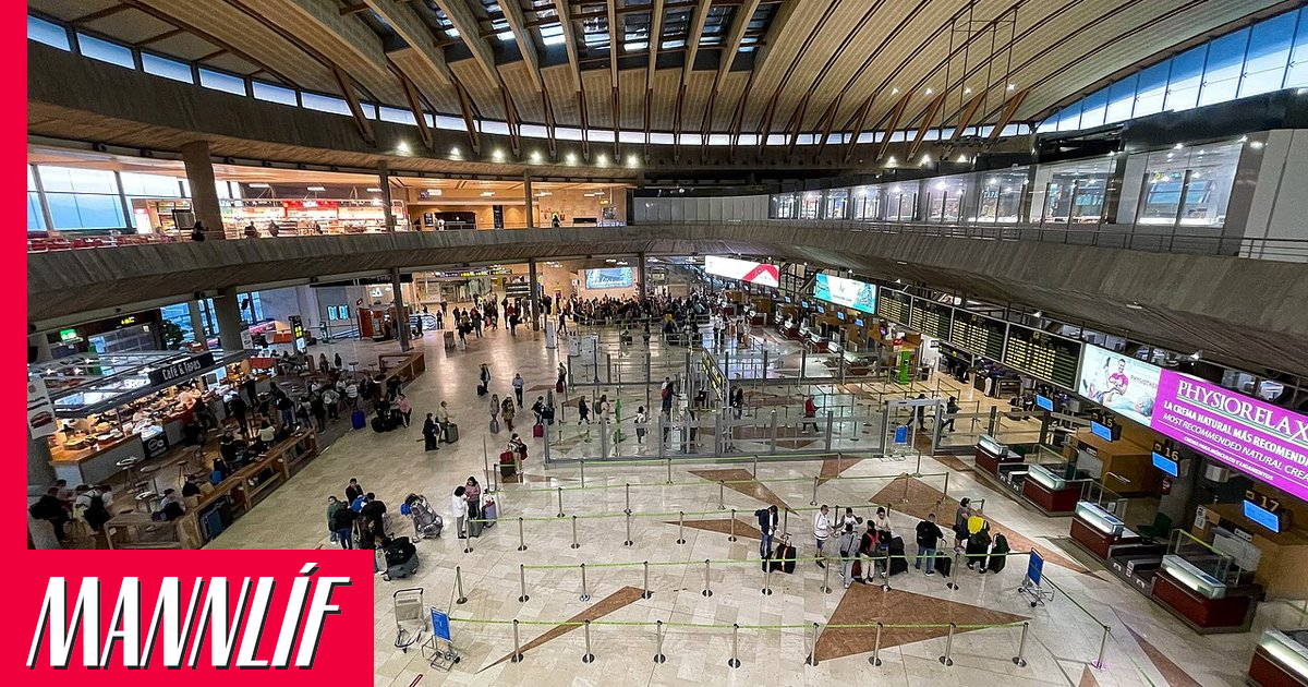 Flaug til Tenerife en var handtekinn við lendingu
