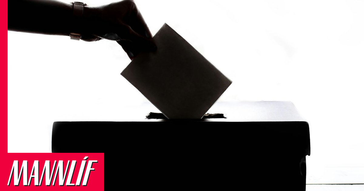 Alþjóðlegir eftirlitsaðilar og erlendir blaðamenn fylgjast með þjóðaratkvæðagreiðslunni