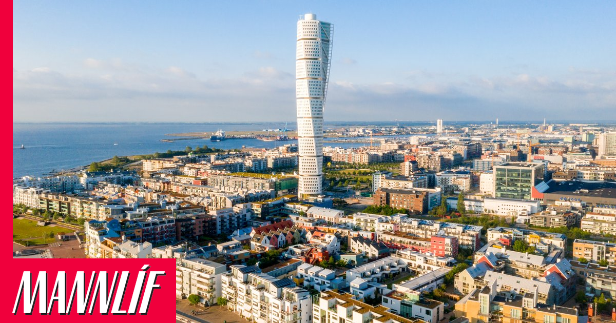Strætisvagn hafnaði á tré í Malmö